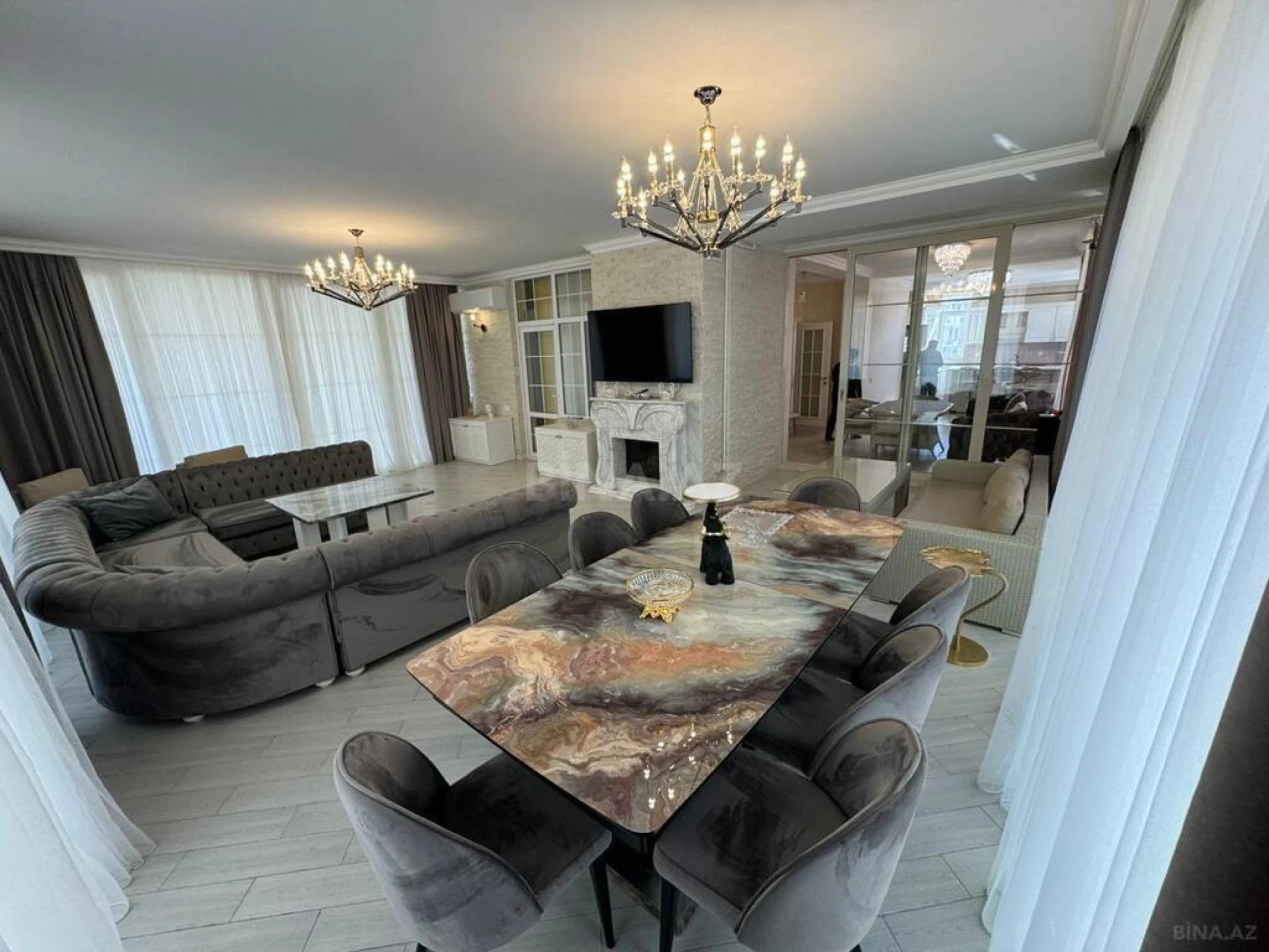 Satılır 5 otaqlı mənzil 234 m²