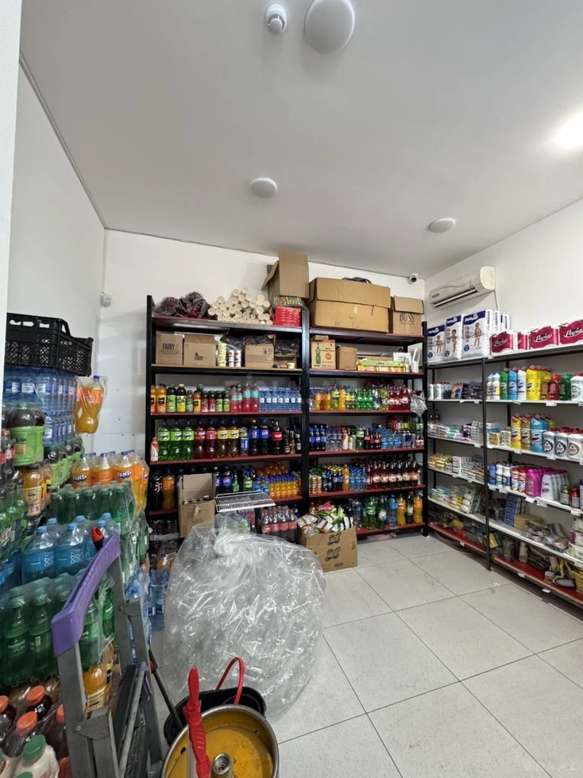 Satılır obyekt 57 m²