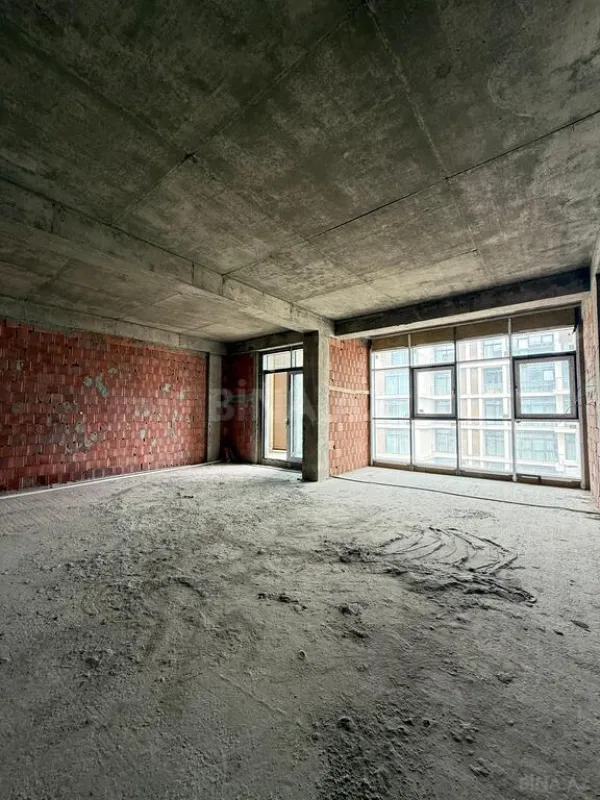 Satılır 2 otaqlı mənzil 85.6 m²