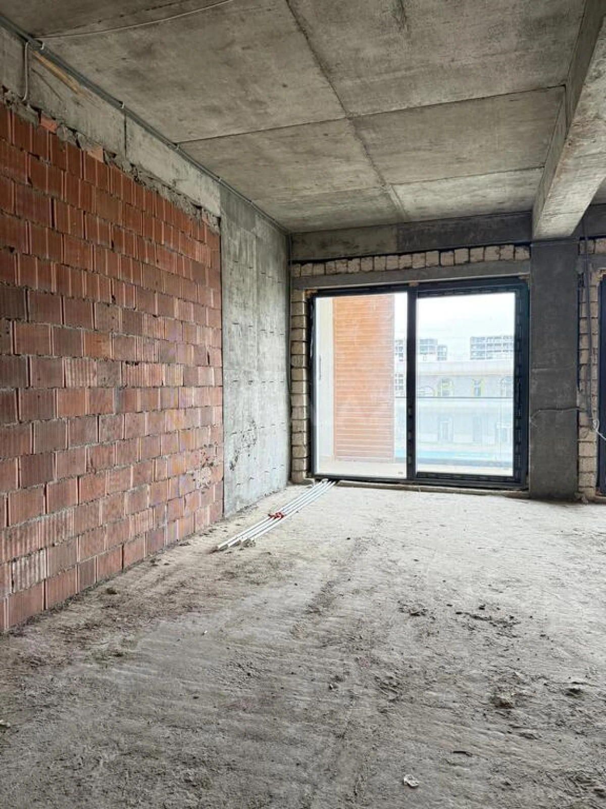 Satılır 1 otaqlı mənzil 58 m²