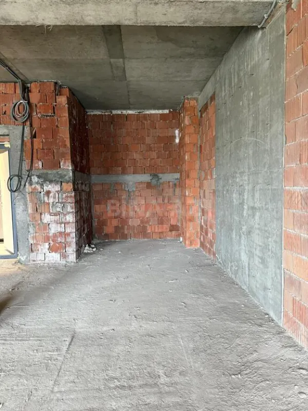 Satılır 1 otaqlı mənzil 58 m²