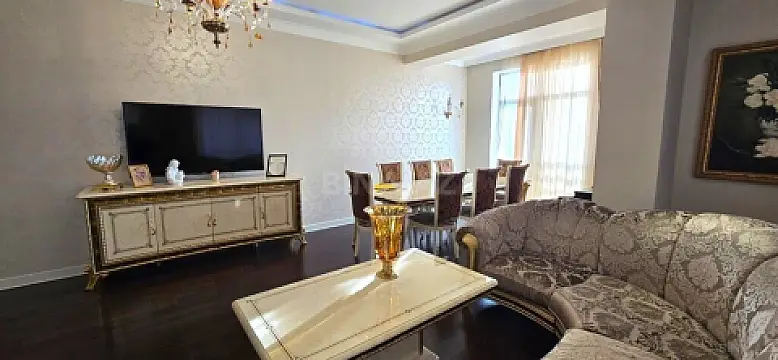 Satılır 3 otaqlı mənzil 137 m² — Bakı, Nizami 3 otaq 137.00 m²
