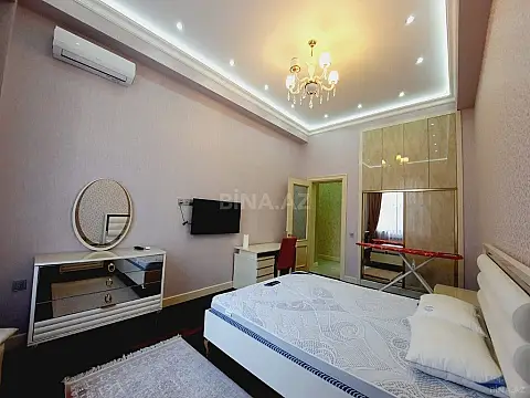 Kirayə verilir 6 otaqlı həyət evi 300 m²