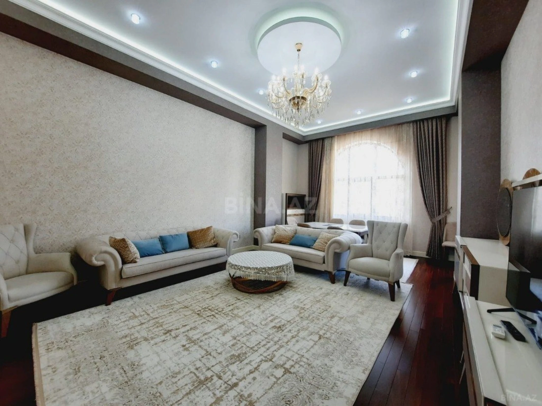 Kirayə verilir 6 otaqlı həyət evi 300 m²