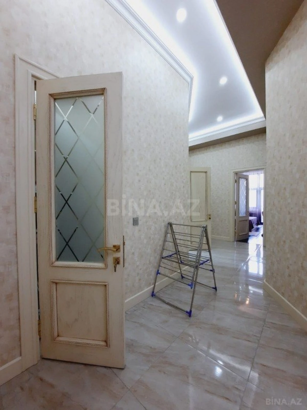 Kirayə verilir 6 otaqlı həyət evi 300 m²
