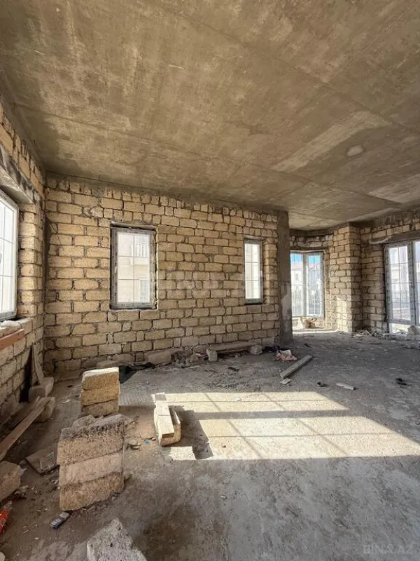 Satılır 6 otaqlı həyət evi 230 m²