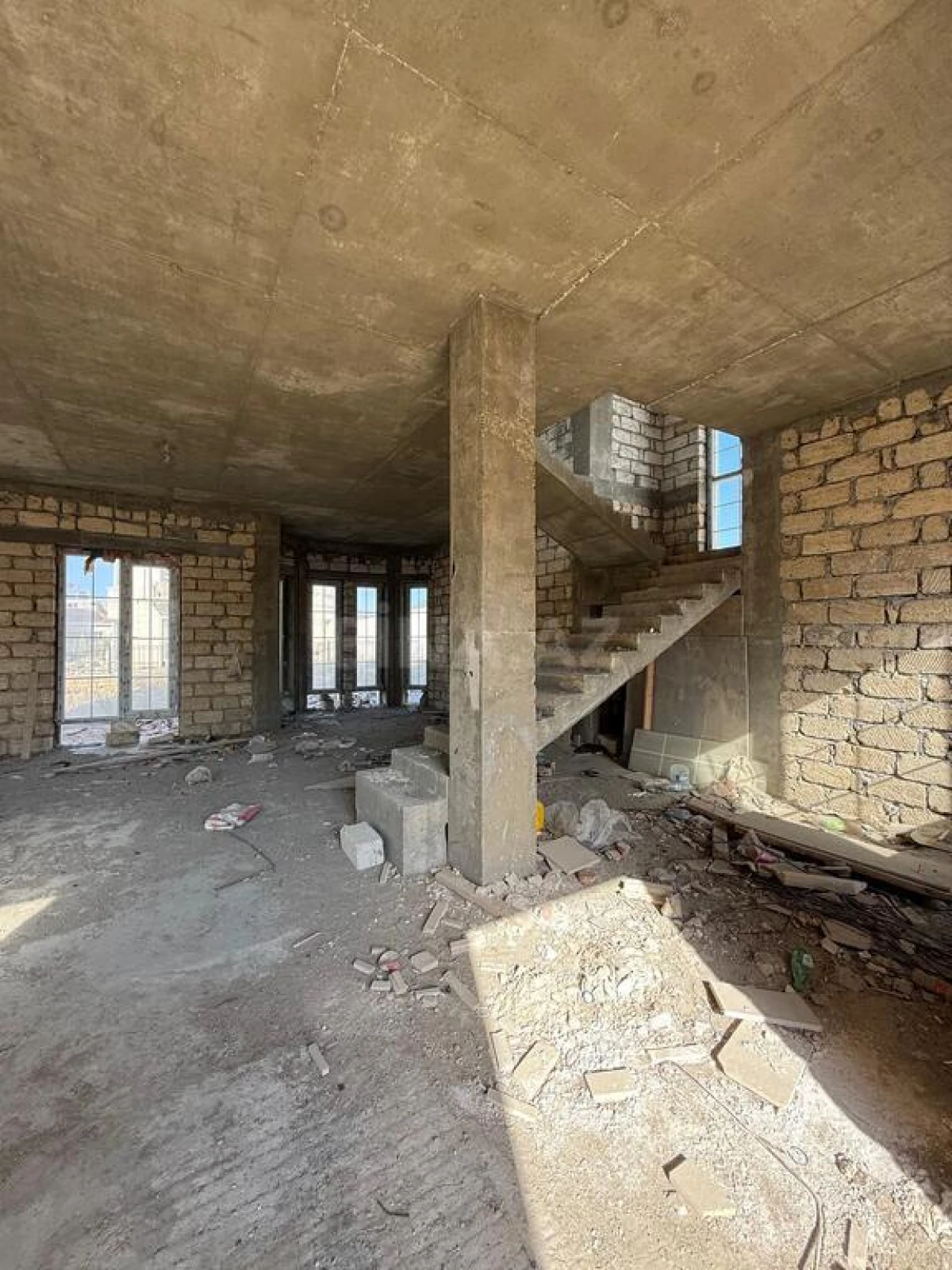 Satılır 6 otaqlı həyət evi 230 m²