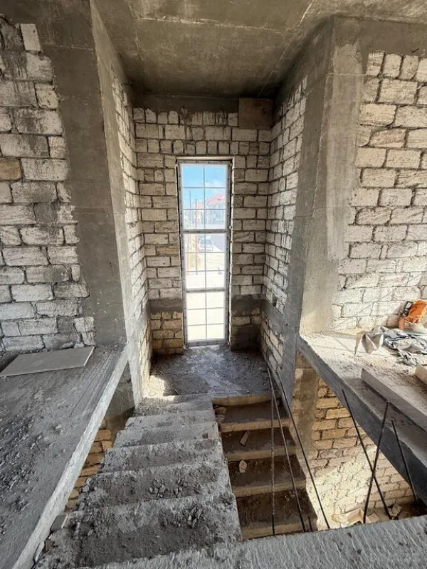 Satılır 6 otaqlı həyət evi 230 m²