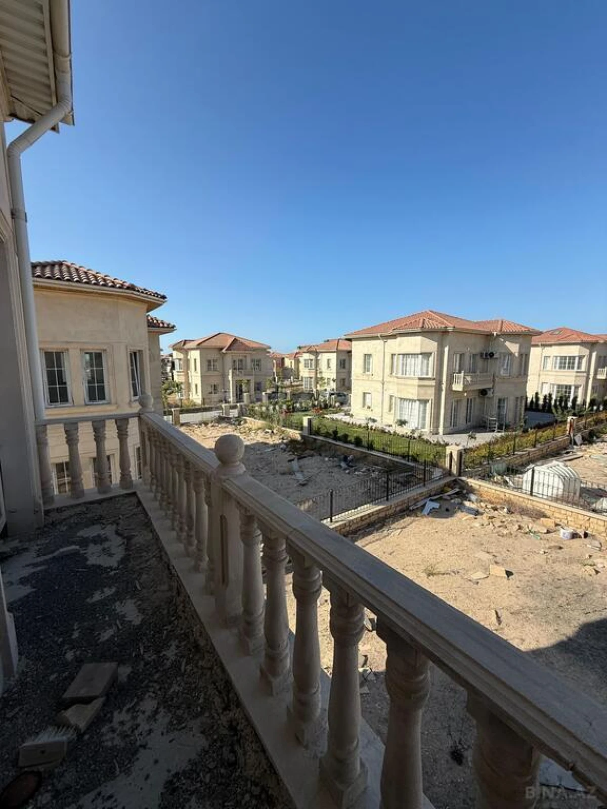 Satılır 6 otaqlı həyət evi 230 m²