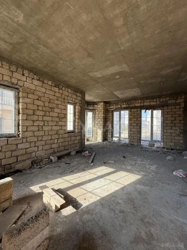 Satılır 6 otaqlı həyət evi 230 m²