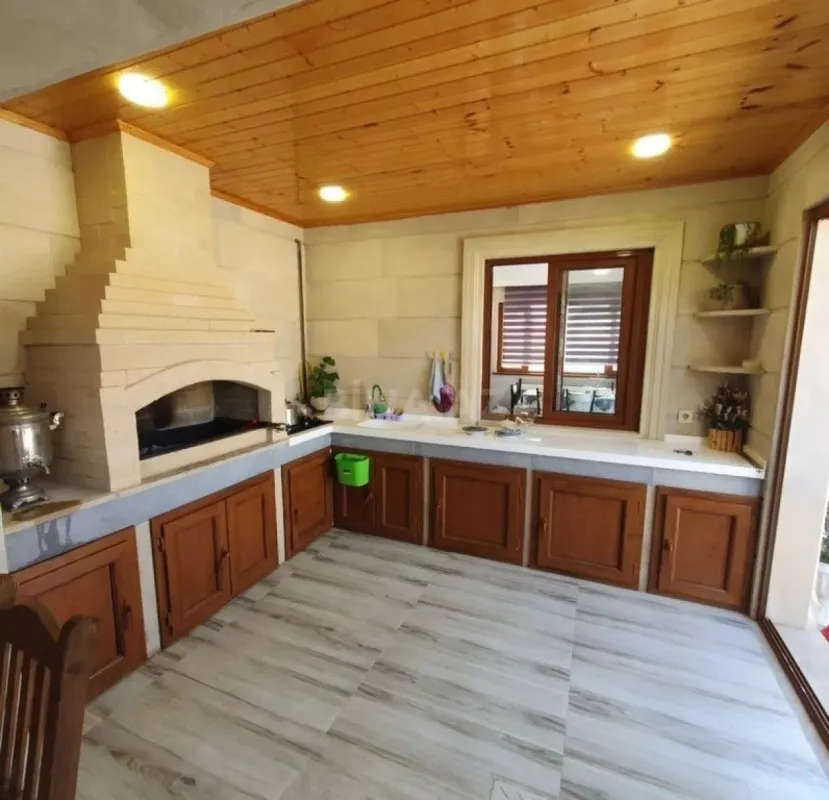 Kirayə verilir 3 otaqlı həyət evi 300 m²