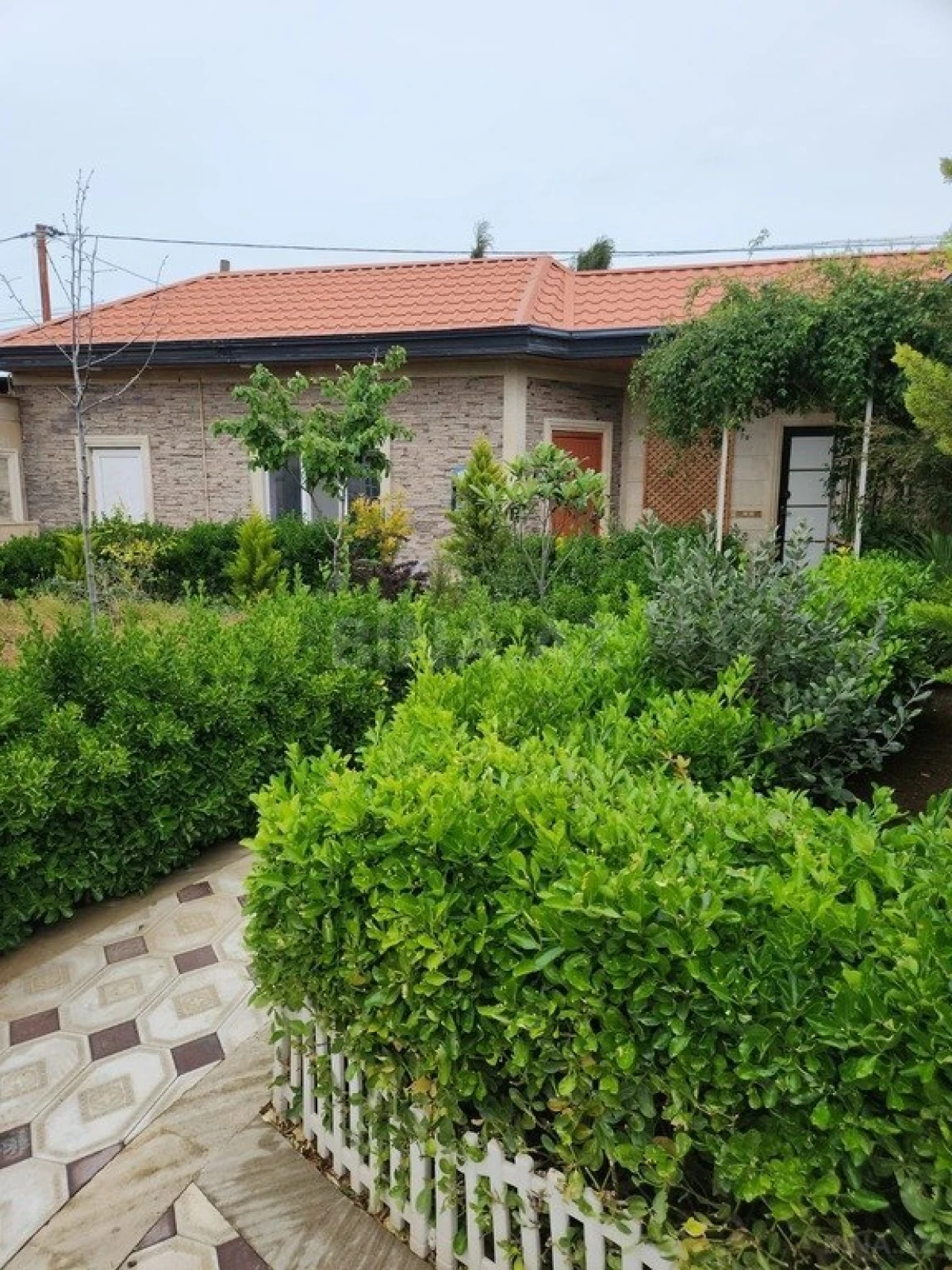 Kirayə verilir 3 otaqlı həyət evi 300 m²