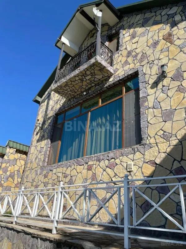 Satılır 4 otaqlı həyət evi 200 m²