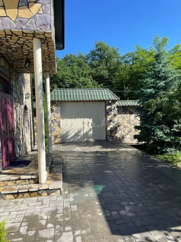 Satılır 4 otaqlı həyət evi 200 m²