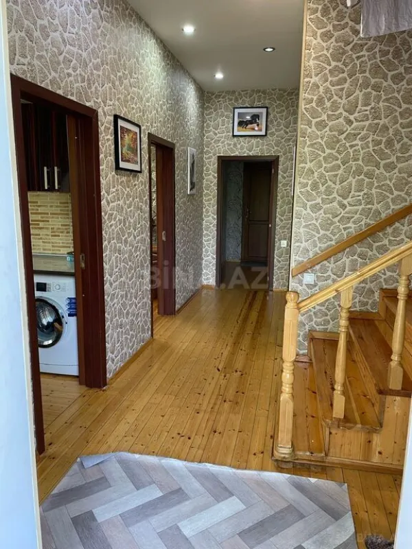 Satılır 4 otaqlı həyət evi 200 m²