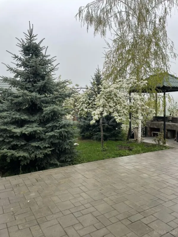 Satılır 4 otaqlı həyət evi 200 m²