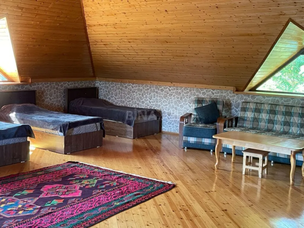 Satılır 4 otaqlı həyət evi 200 m²