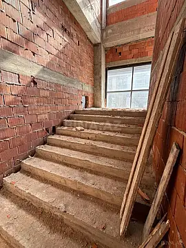 Satılır obyekt 2230 m²