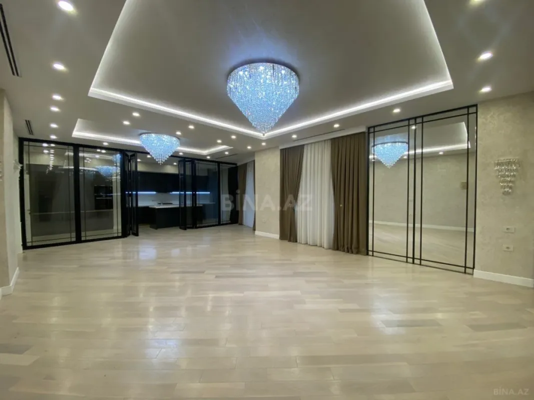 Satılır 3 otaqlı mənzil 159 m²