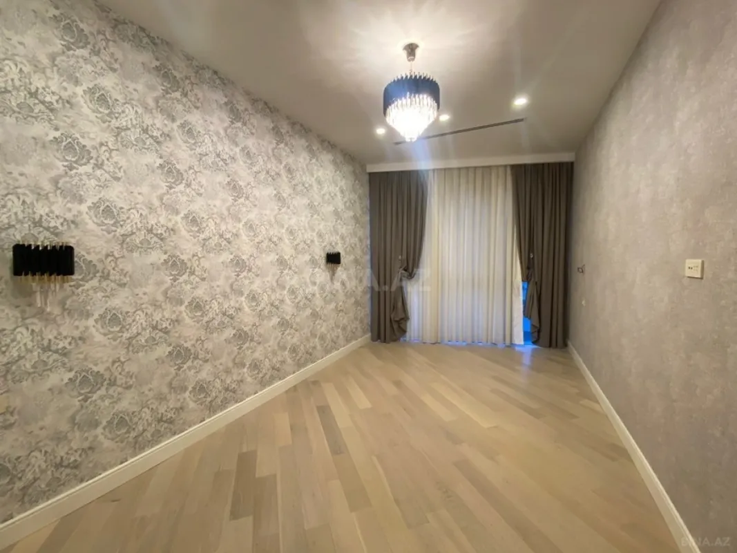 Satılır 3 otaqlı mənzil 159 m²