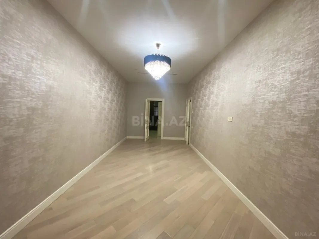 Satılır 3 otaqlı mənzil 159 m²