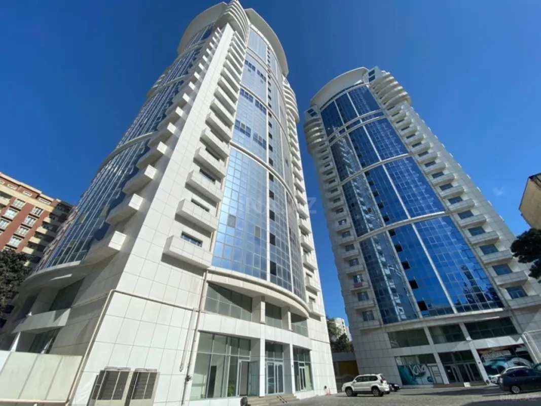 Satılır 3 otaqlı mənzil 159 m²