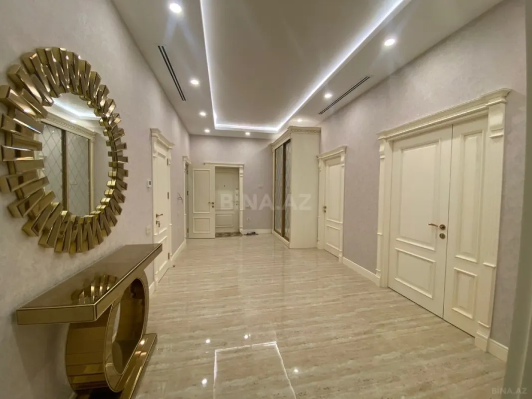 Satılır 3 otaqlı mənzil 159 m²
