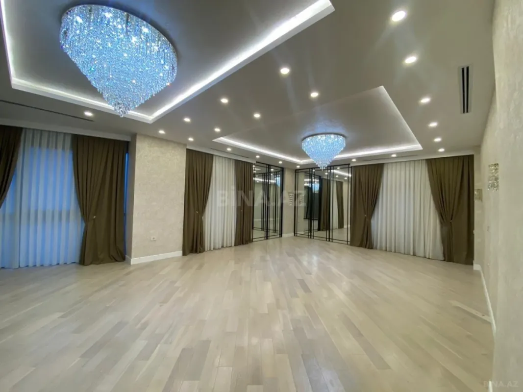Satılır 3 otaqlı mənzil 159 m²