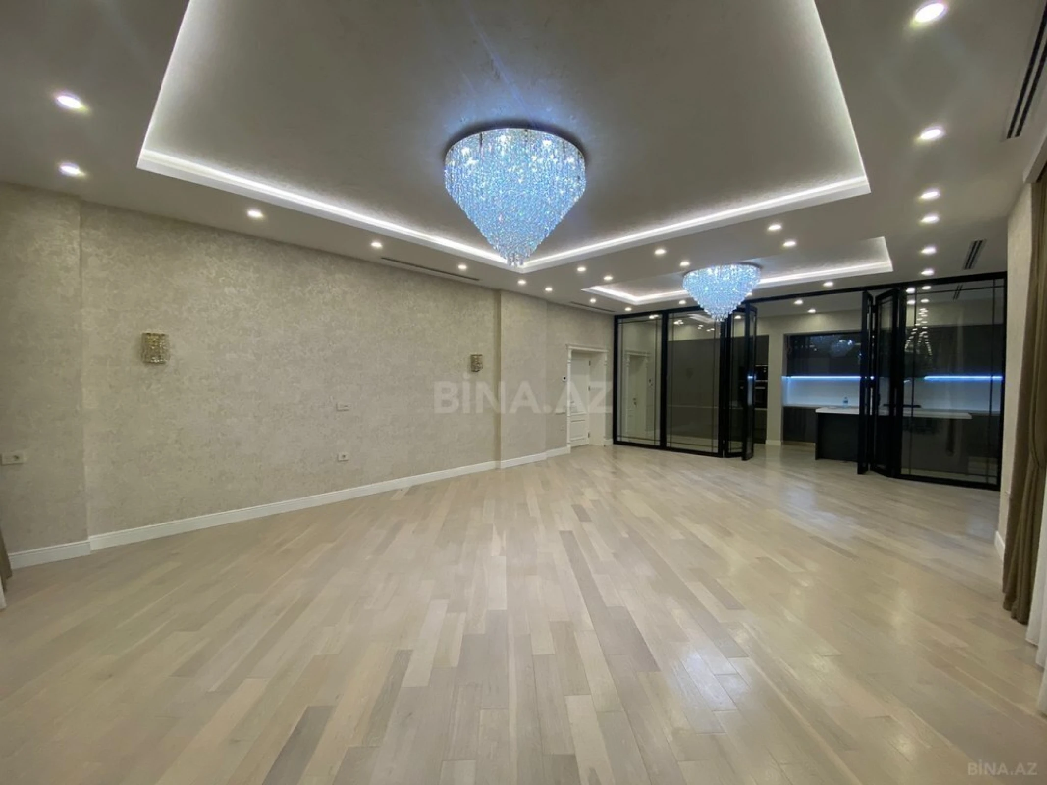 Satılır 3 otaqlı mənzil 159 m²