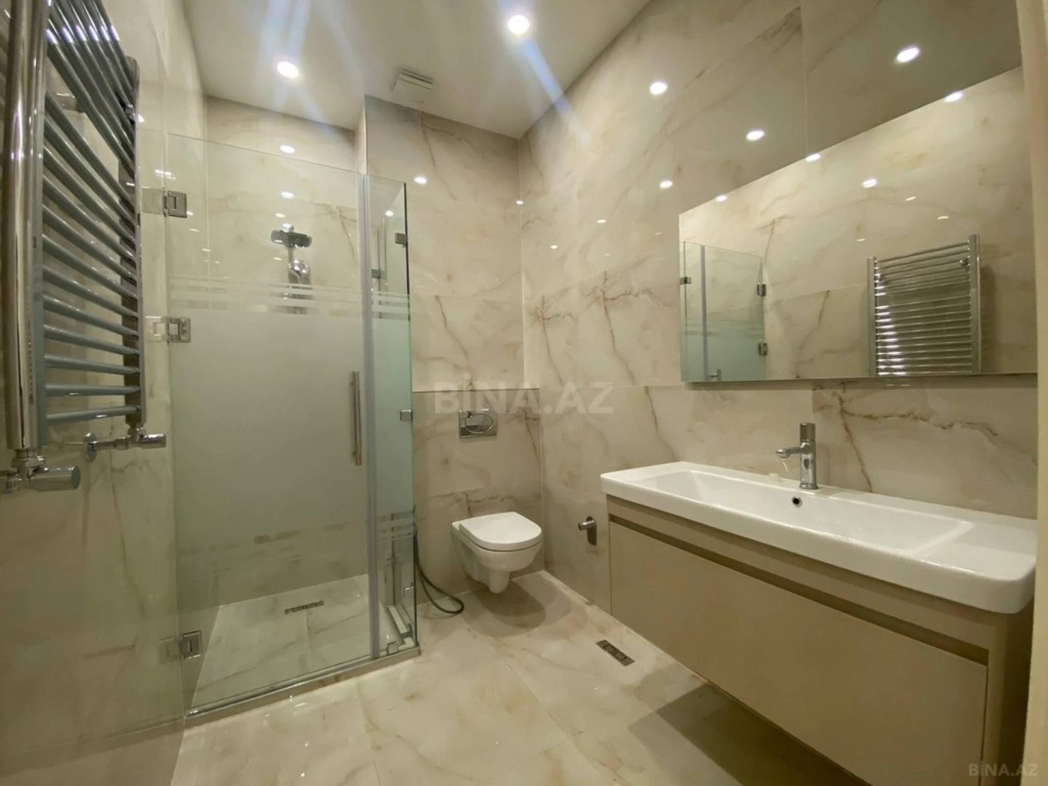 Satılır 3 otaqlı mənzil 159 m²