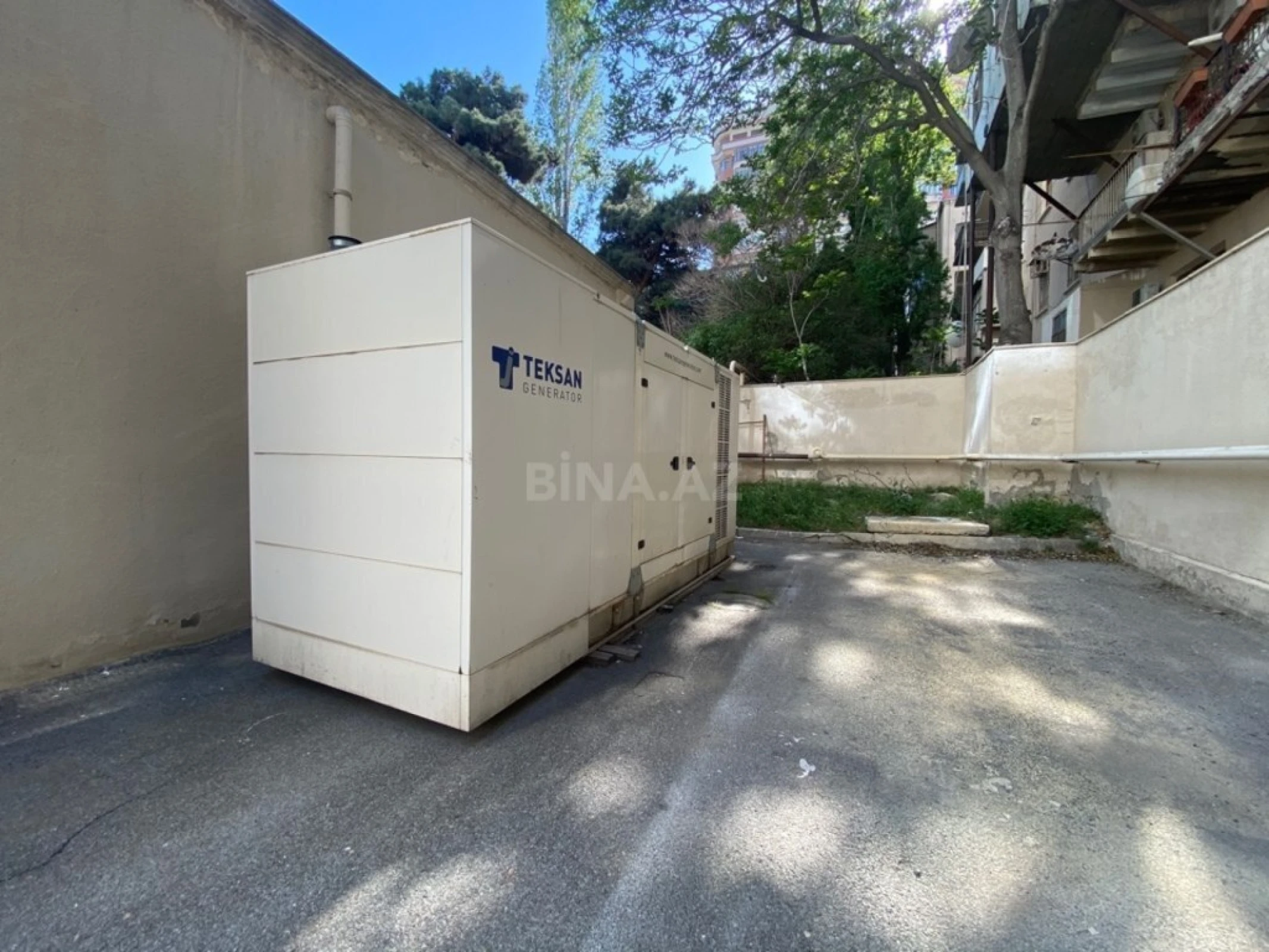 Satılır 3 otaqlı mənzil 159 m²