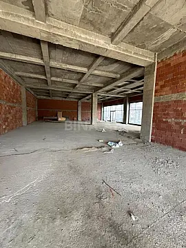 Satılır obyekt 385 m²