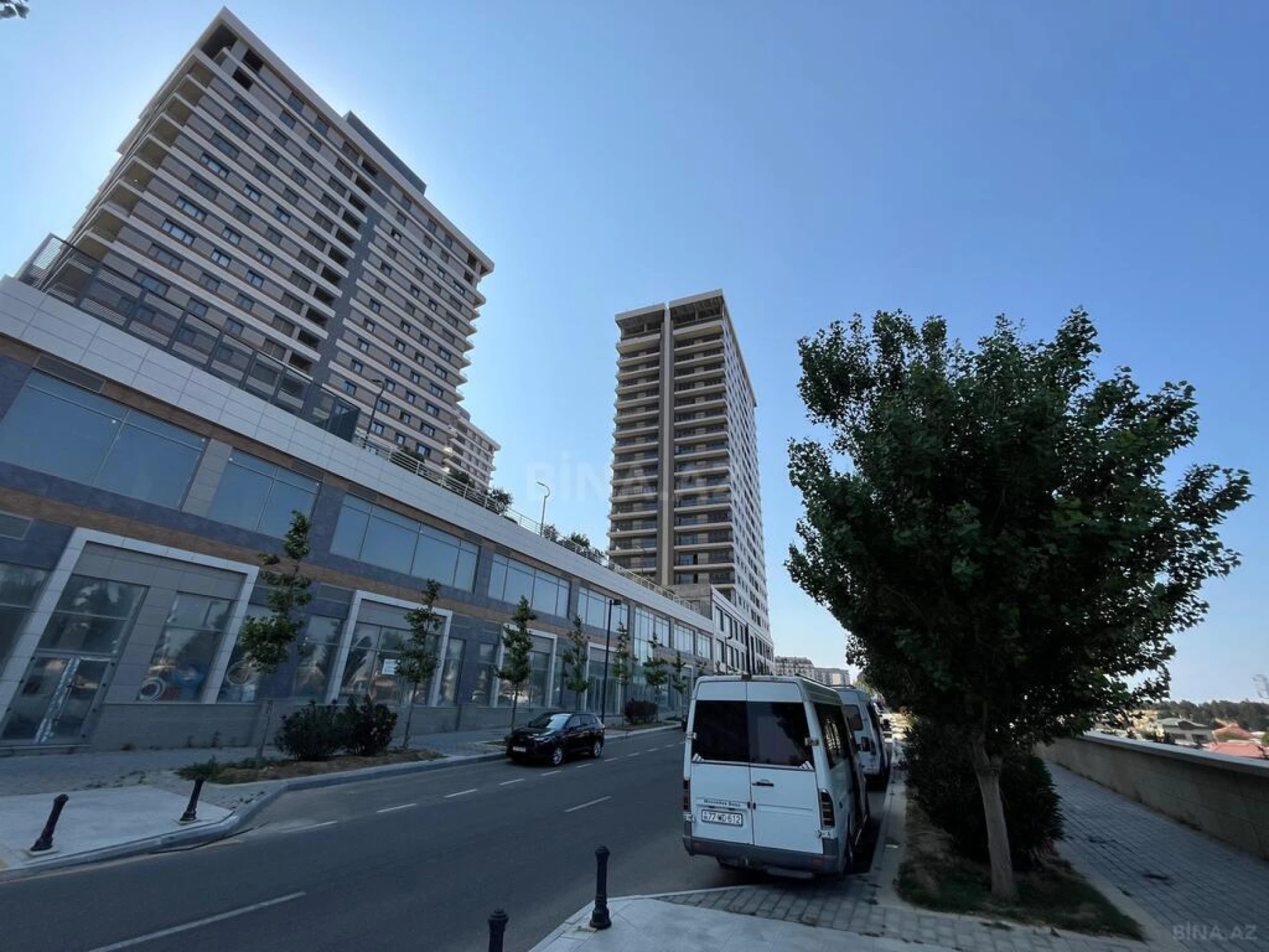 Satılır obyekt 385 m²