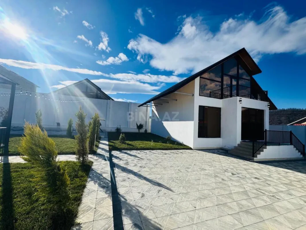 Satılır 6 otaqlı həyət evi 200 m²