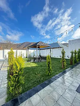 Satılır 6 otaqlı həyət evi 200 m²