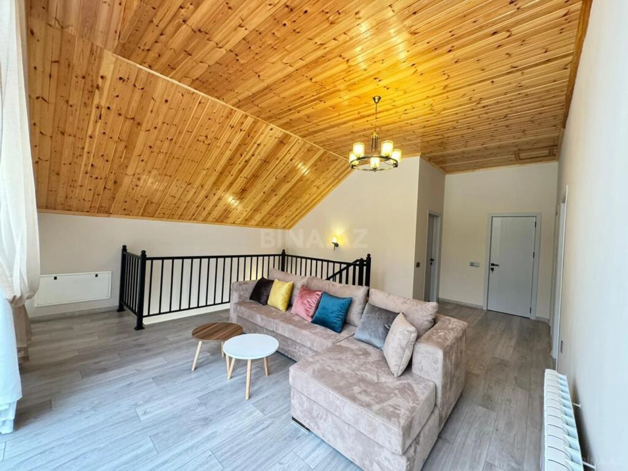 Satılır 6 otaqlı həyət evi 200 m²