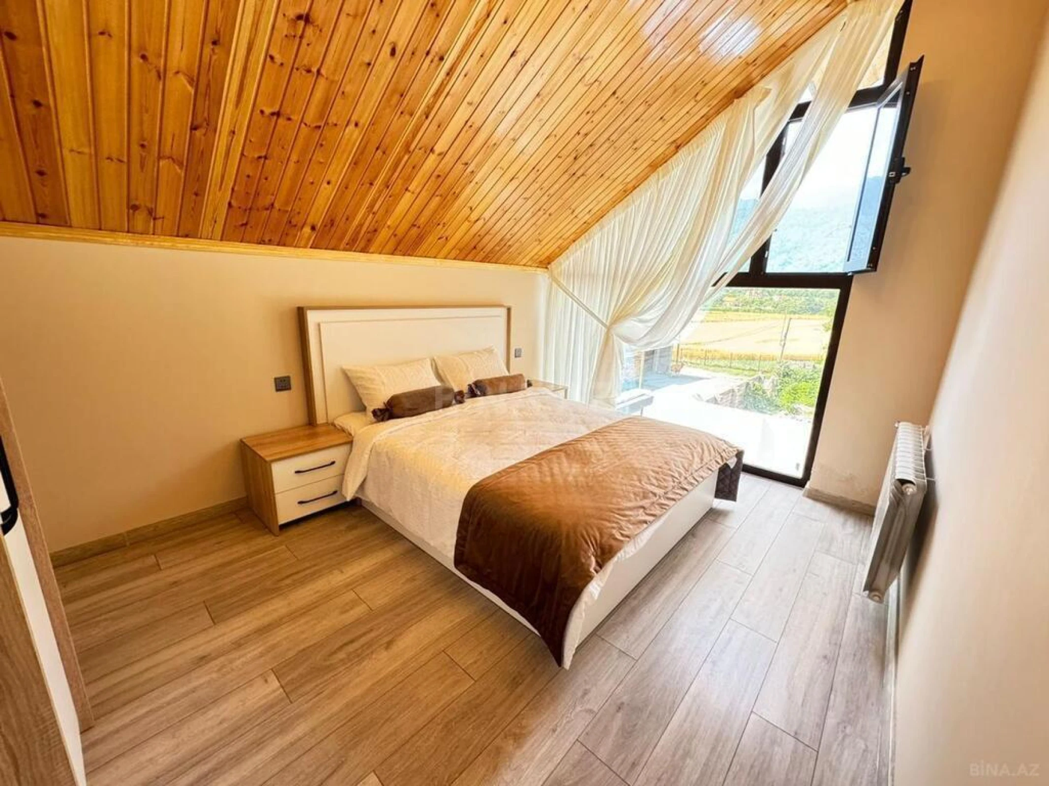 Satılır 6 otaqlı həyət evi 200 m²
