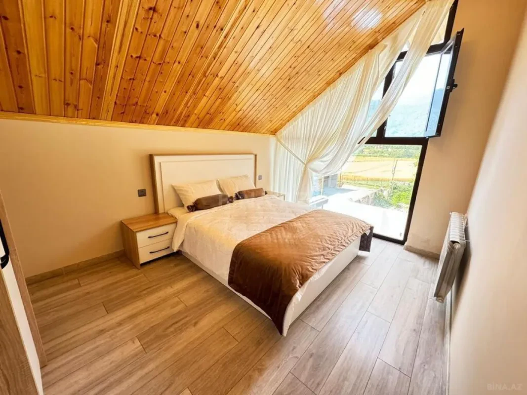 Satılır 6 otaqlı həyət evi 200 m²