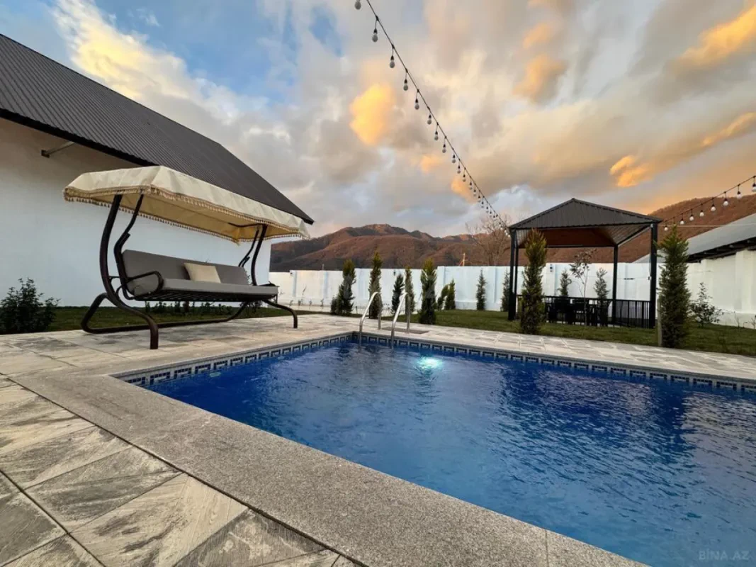 Satılır 6 otaqlı həyət evi 200 m²