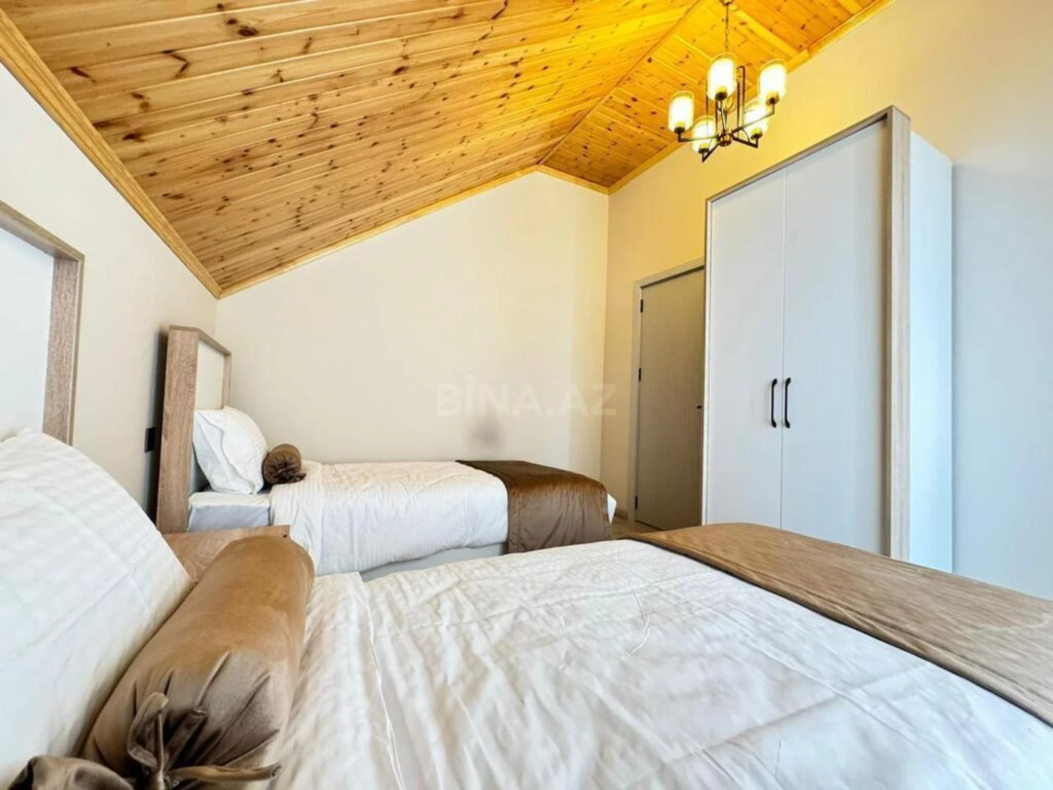 Satılır 6 otaqlı həyət evi 200 m²