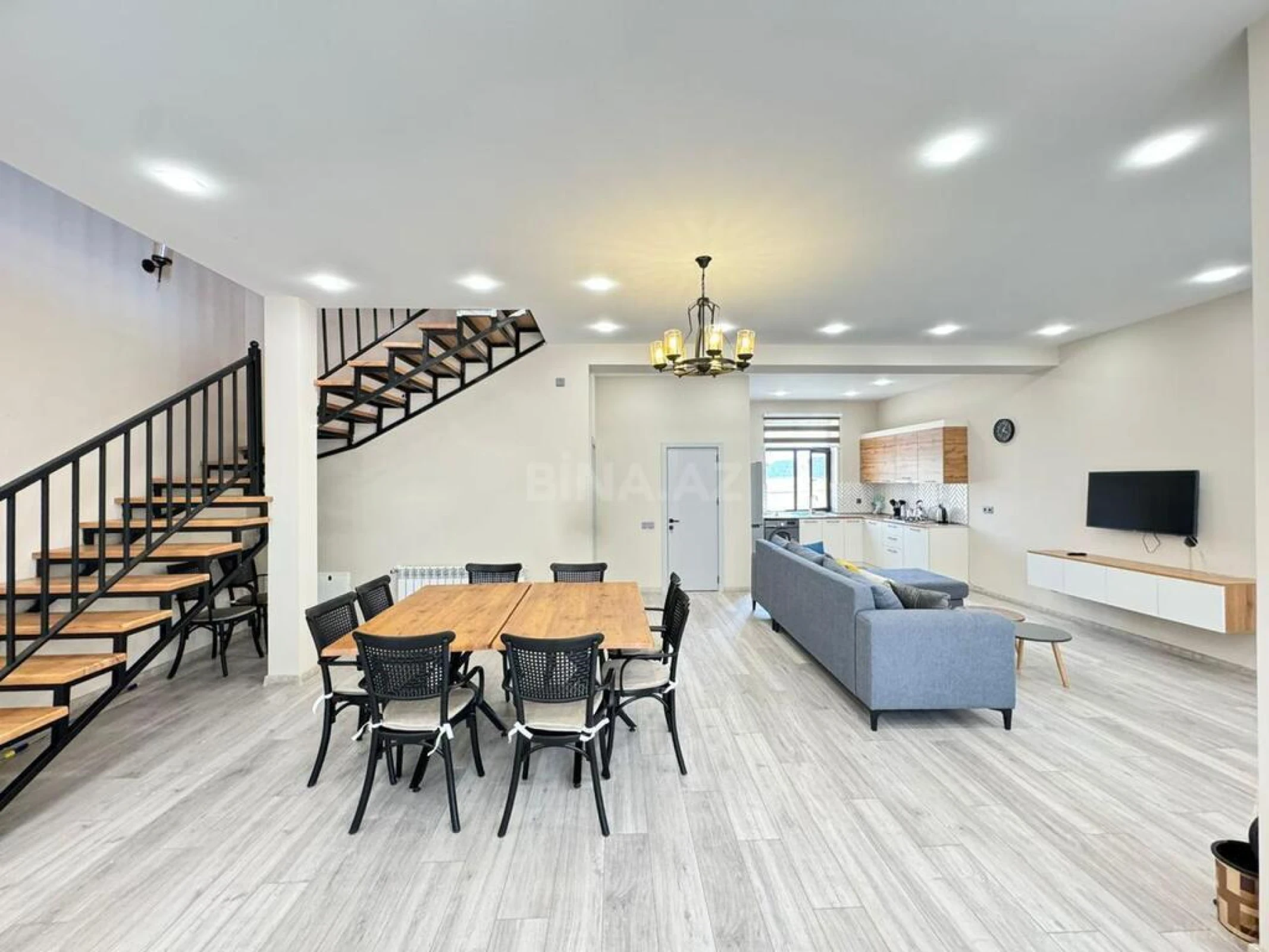 Satılır 6 otaqlı həyət evi 200 m²