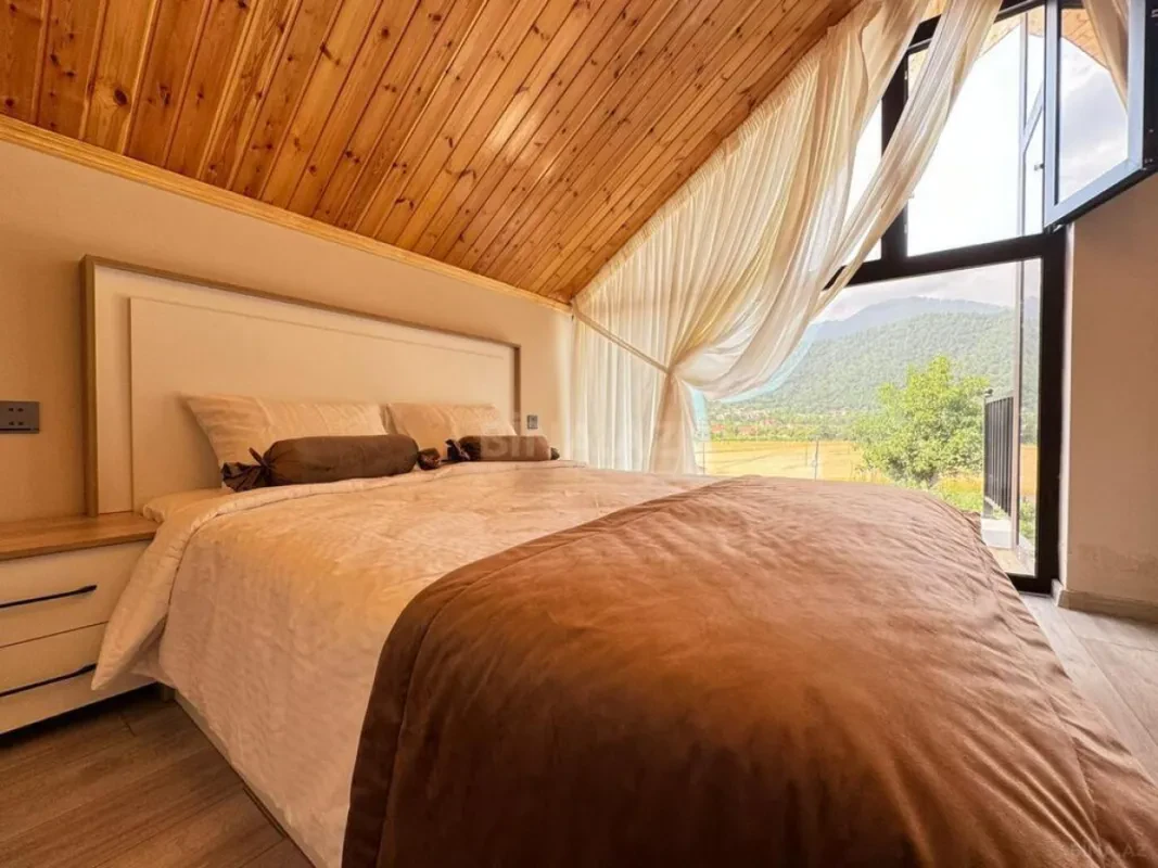 Satılır 6 otaqlı həyət evi 200 m²