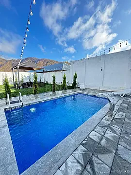 Satılır 6 otaqlı həyət evi 200 m²