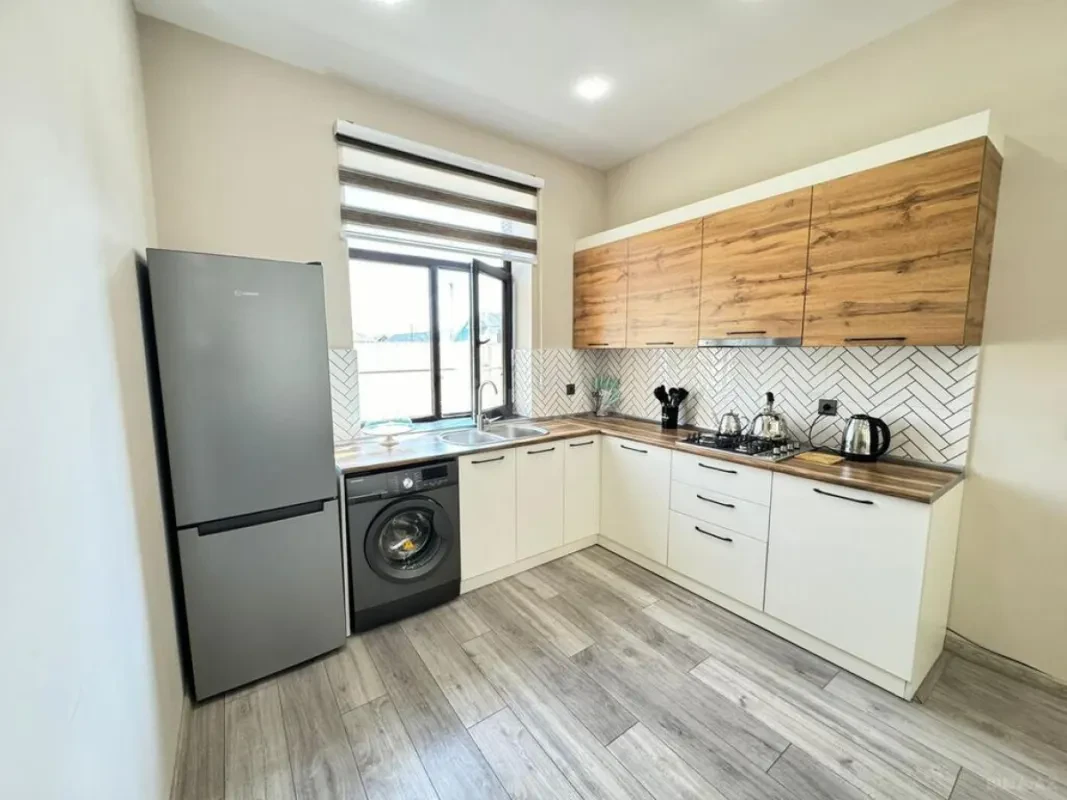 Satılır 6 otaqlı həyət evi 200 m²