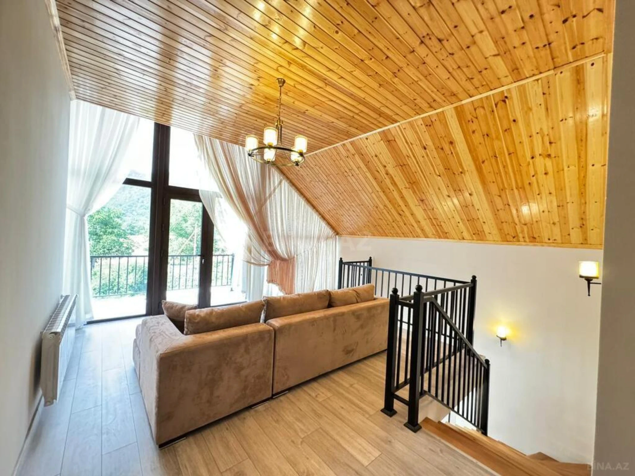 Satılır 6 otaqlı həyət evi 200 m²
