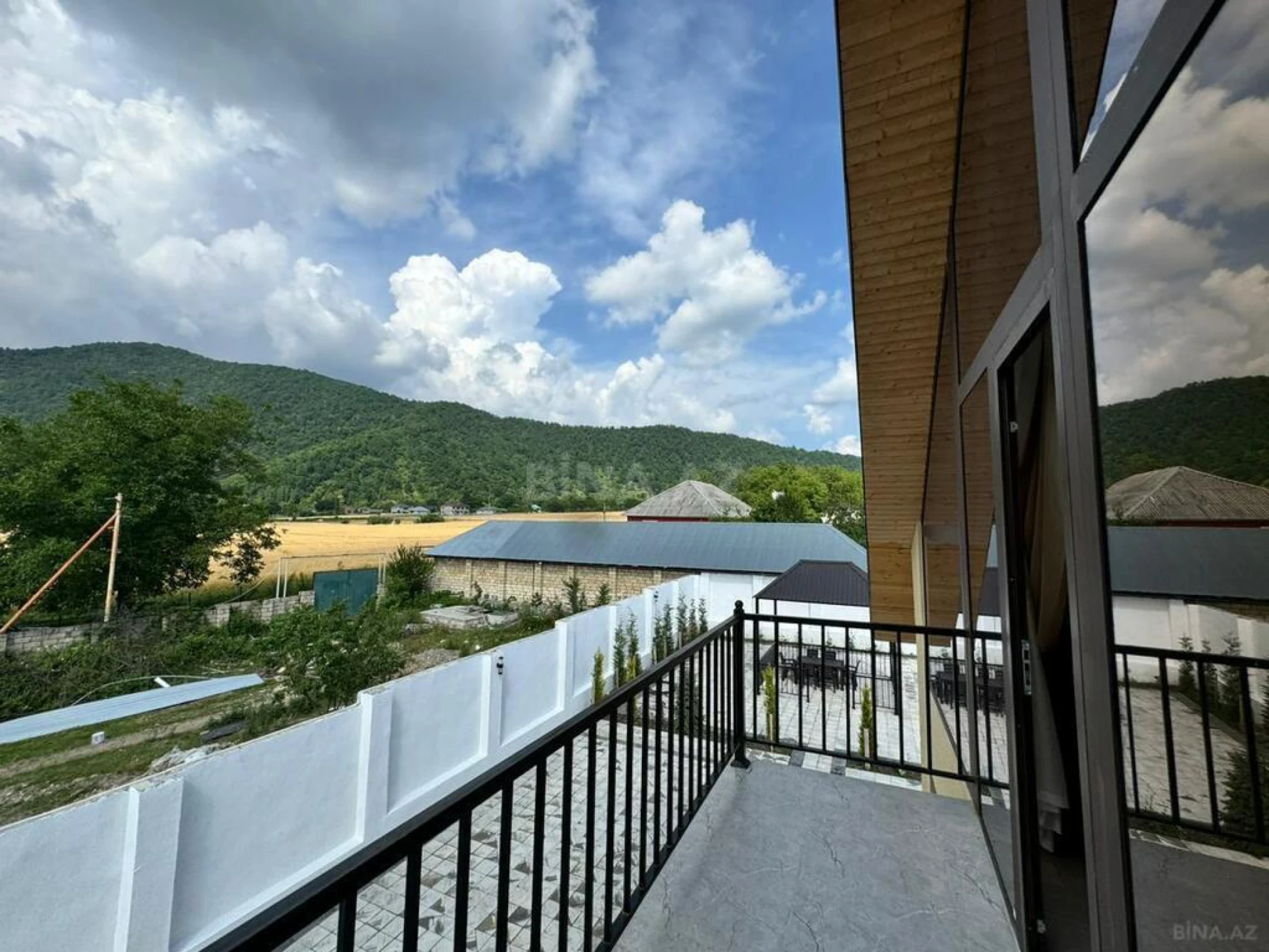Satılır 6 otaqlı həyət evi 200 m²