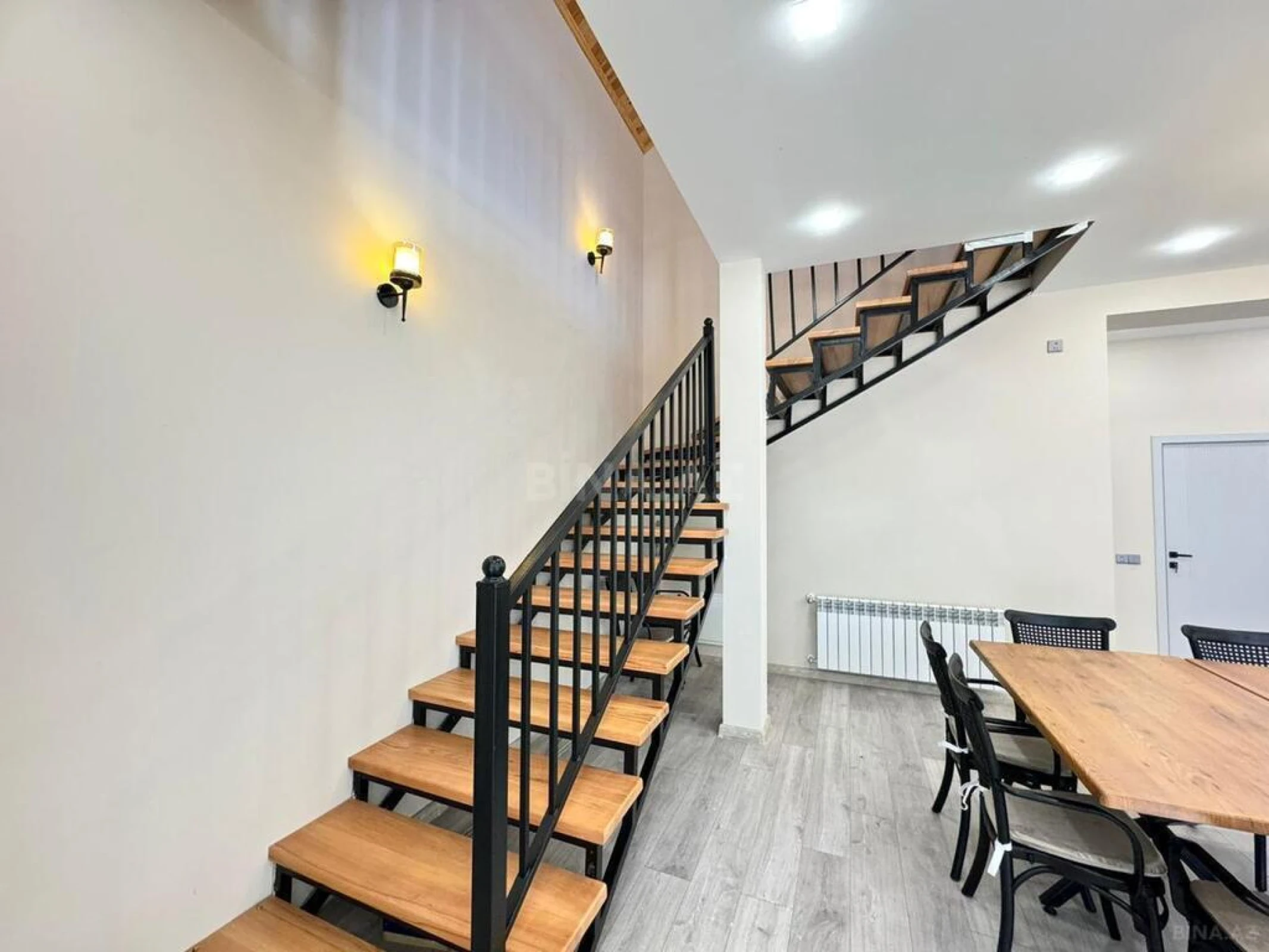Satılır 6 otaqlı həyət evi 200 m²