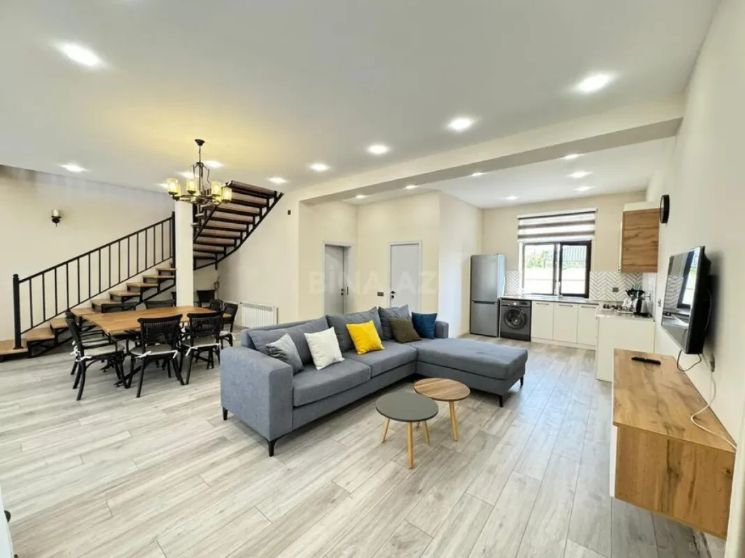 Satılır 6 otaqlı həyət evi 200 m²