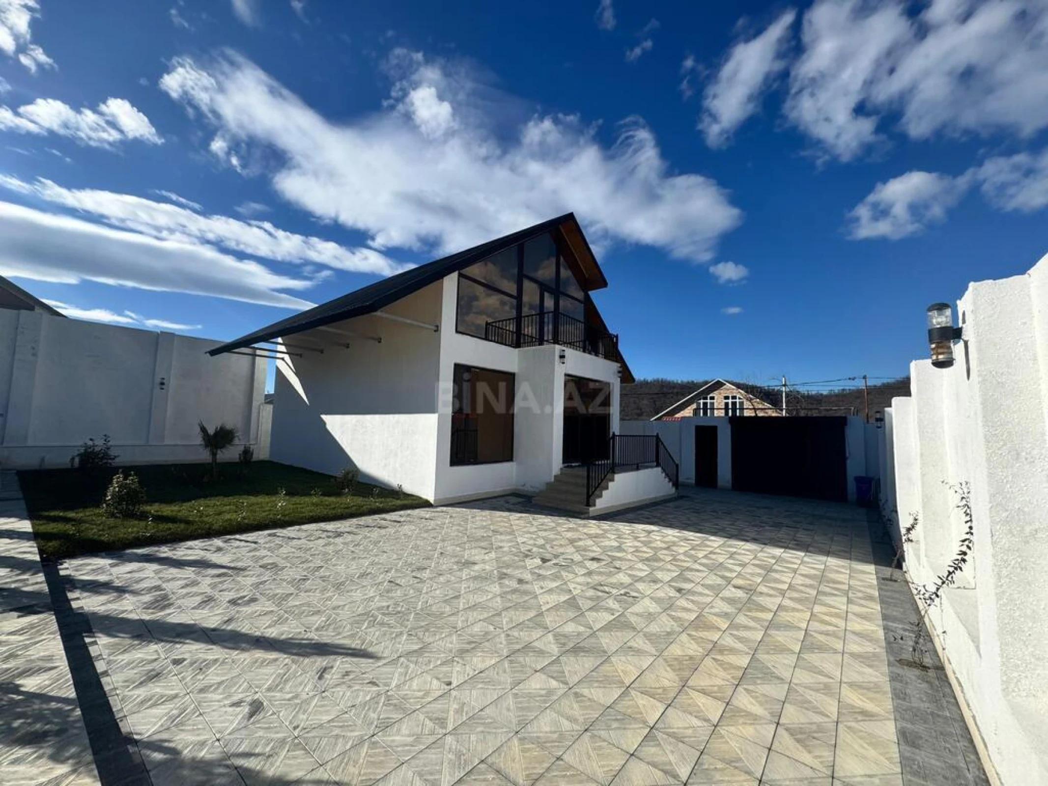 Satılır 6 otaqlı həyət evi 200 m²