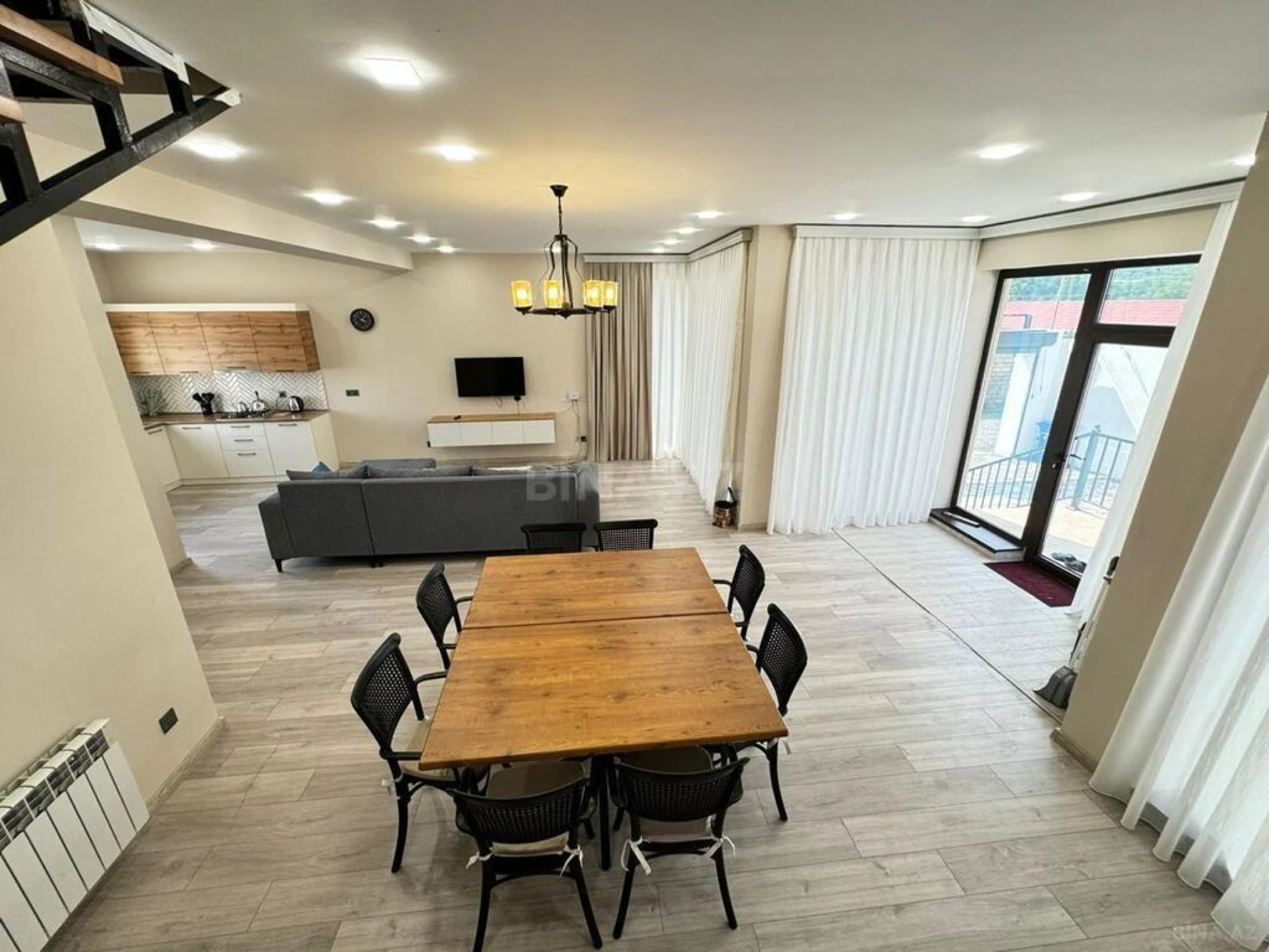 Satılır 6 otaqlı həyət evi 200 m²